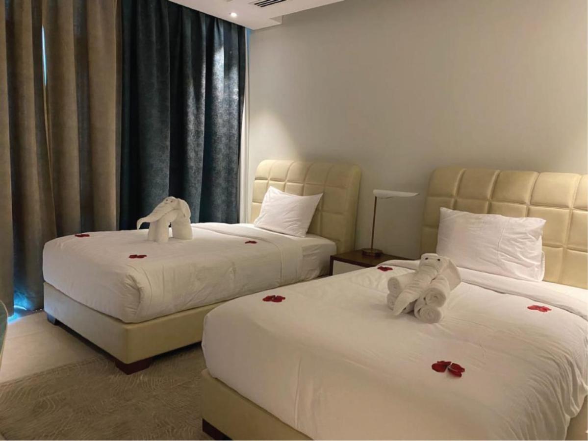 Waterfront Hotel 5*