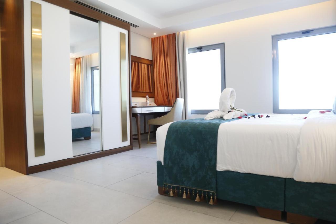 Waterfront 5*
